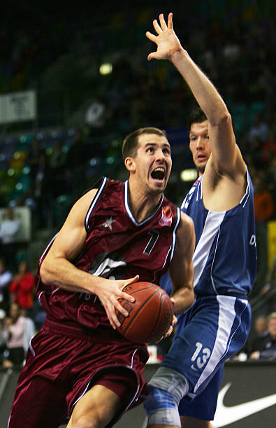 支年轻且充 支年轻且充