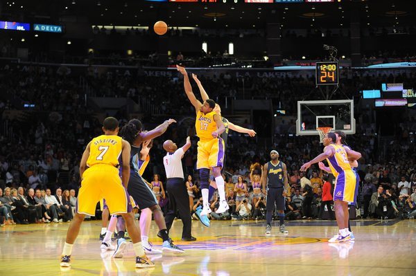 保持至少一 保持至少一